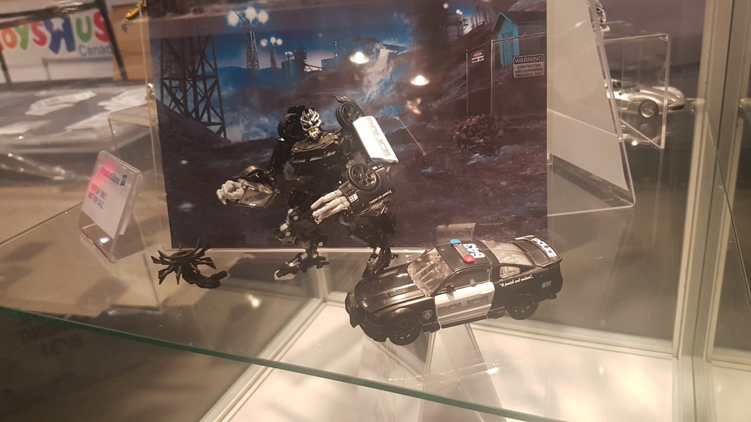 First Look   New Studio Series Deluxes Revealed At Fan Expo   Bumblebee, Barricade, Sideswipe  (3 of 3)